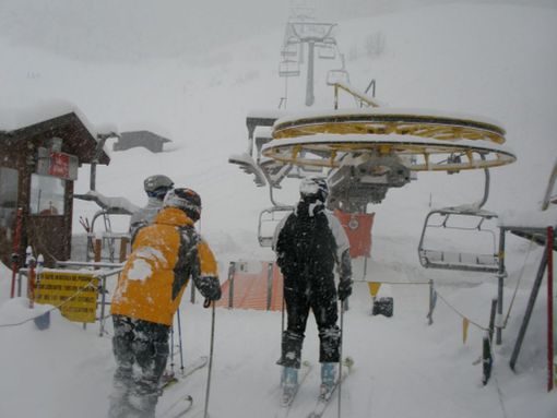 "Corso sulla neve della Polizia Locale a Limone Piemonte: da quando il Comune di Cuneo ha piste da sci?"