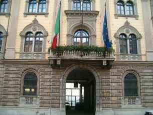 Via Roma sarà chiusa di fronte alla Prefettura Via Roma sarà chiusa di fronte alla Prefettura