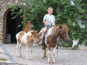 Zoccoli di Pasqua al Pony Club La Casa nella Prateria di Bernezzo