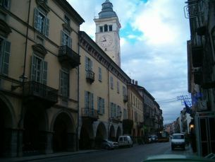 Cuneo: tutti i divieti per lo shopping stasera in via Roma