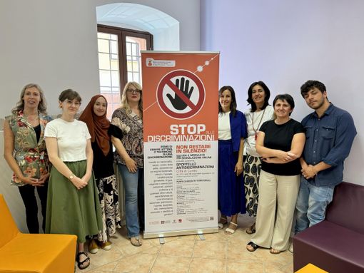 Punti informativi contro le discriminazioni, a Cuneo consegnate targhe identificative ai referenti Punti informativi contro le discriminazioni, a Cuneo consegnate targhe identificative ai referenti