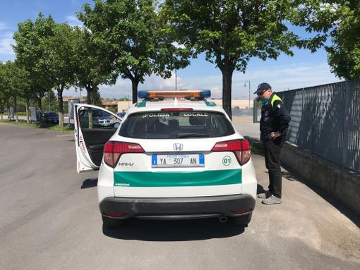 "Attenzione, l'emergenza non è finita": a Boves la Municipale gira per le strade con l'altoparlante (VIDEO)