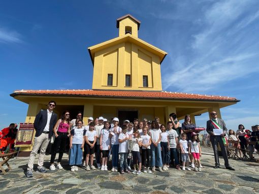 Emozionante cerimonia al Sacrario partigiano di Bastia Mondovì per ricordare i mille giovani caduti per la libertà
