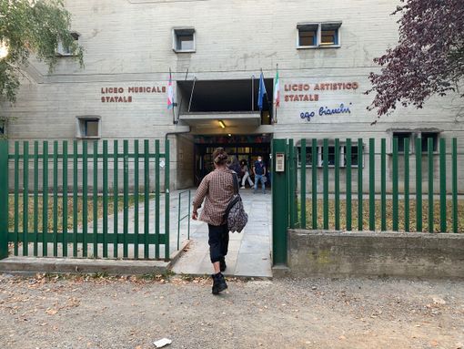 Ci sono 28 focolai nelle scuole cuneesi. In Piemonte si abbassa il numero di casi scolastici