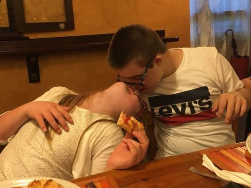 E' partita la raccolta fondi online per il progetto “@MICI, @MANTI e…: istruzioni per l’uso”. Lo hanno chiesto le famiglie del Centro Down di Cuneo per dare vita a un intervento di educazione all’affettività E' partita la raccolta fondi online per il progetto “@MICI, @MANTI e…: istruzioni per l’uso”. Lo hanno chiesto le famiglie del Centro Down di Cuneo per dare vita a un intervento di educazione all’affettività