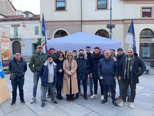 A Saluzzo successo la presenza in piazza di Fratelli d’Italia A Saluzzo successo la presenza in piazza di Fratelli d’Italia