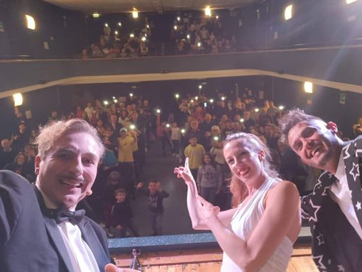 Sold out all'Iris di Dronero per l'inizio della rassegna magica di Blink con i Disguido