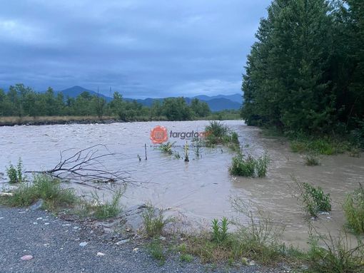 Torrente Gesso sorvegliato speciale: il Comune di Cuneo chiude gli accessi alle piste ciclabili [FOTO]