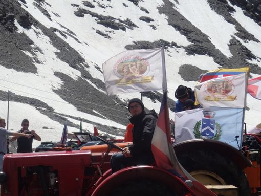 Trattoristi cuneesi al raduno europeo dello Stelvio, altro che "bugia nen"...