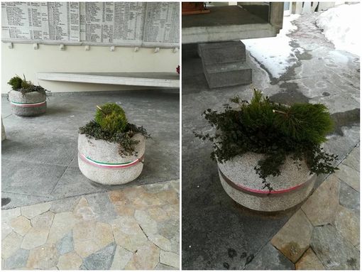 Vandalizzate le fioriere davanti al sacrario ai caduti di Boves. Il sindaco: “Danno minimo ma ferisce la cattiveria gratuita”