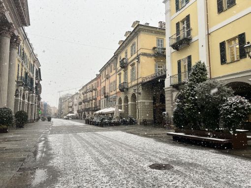 Neve a Cuneo, immagine di repertorio Neve a Cuneo, immagine di repertorio