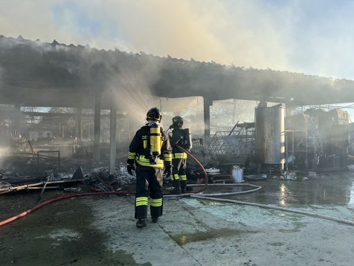 La dirigenza del Cuneo Volley vicina al Caseificio Moris: "L'urgenza è trovare un capannone per riprendere la produzione"