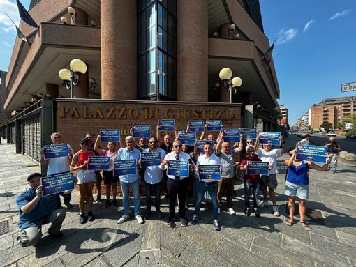Vannacciani con Roggero: a Torino sit-in di Futuro Nazionale in solidarietà al gioielliere