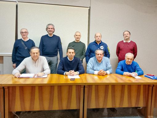 Il direttivo, il sindaco di Cortemilia Roberto Bodrito e i due presidenti delle associazioni di Cortemilia Il direttivo, il sindaco di Cortemilia Roberto Bodrito e i due presidenti delle associazioni di Cortemilia