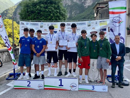 Giovanni Tassone, Tobia Serra e Tommaso Nadelle sul podio della gara a squadre