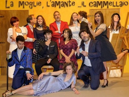 I cast LTM in scena ne "La moglie, l'amante, il cammelaio"