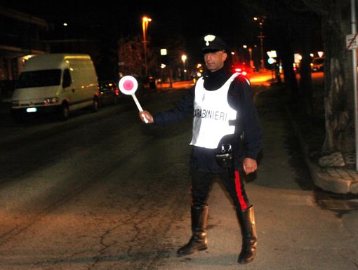 Fornisce false generalità ed è pure clandestino: rimpatriato giovane sorpreso ad Alba