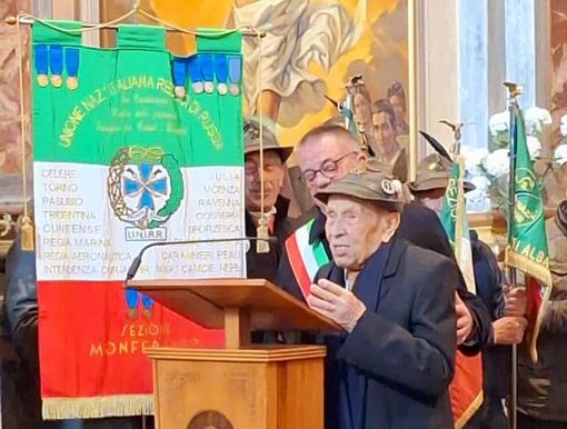 Barbaresco festeggia i 107 anni dell'alpino Giovanni Alutto Barbaresco festeggia i 107 anni dell'alpino Giovanni Alutto