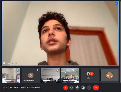 Potito Ruggiero ospite del Comprensivo di Govone per la "Giornata della Terra" Potito Ruggiero ospite del Comprensivo di Govone per la "Giornata della Terra"