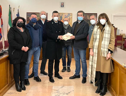 Il benvenuto dell'Amministrazione comunale al maresciallo Riccardo Pezzuto