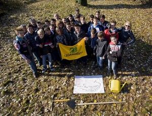 Gli studenti che hanno piantumato gli alberi
