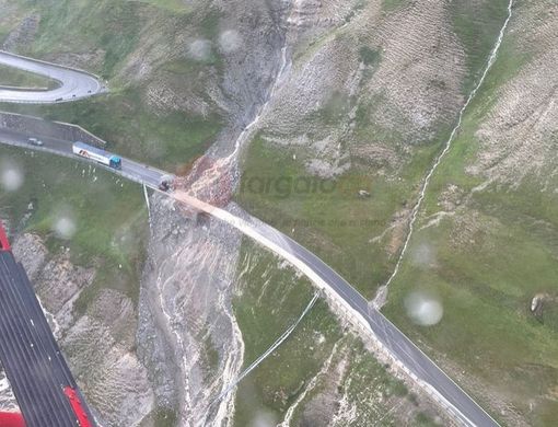 Frane e smottamenti, la Statale 21 resta chiusa. Il sindaco Ciaburro: "Mai visto un temporale così violento"