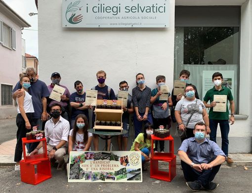 Due giovani del Rotaract Club di Saluzzo collaborano con "I Ciliegi Selvatici" di Verzuolo Due giovani del Rotaract Club di Saluzzo collaborano con "I Ciliegi Selvatici" di Verzuolo
