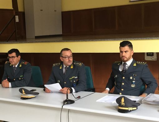 In due ai domiciliari: ex marito e moglie di Alba accusati di estorsione ed evasione fiscale In due ai domiciliari: ex marito e moglie di Alba accusati di estorsione ed evasione fiscale