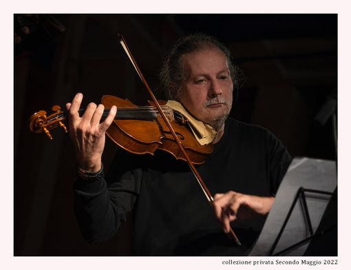 Sabato 20 a Mondovì le Suites di J. S. Bach eseguite alla viola da Claudio Gilio nella Chiesa del Centro diurno/RAF La Vignola Sabato 20 a Mondovì le Suites di J. S. Bach eseguite alla viola da Claudio Gilio nella Chiesa del Centro diurno/RAF La Vignola