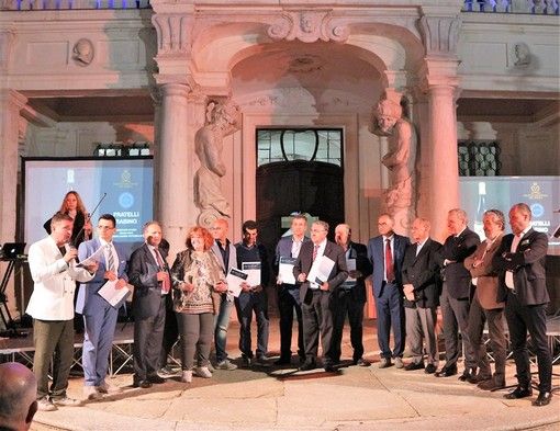 Enoteca Regionale del Roero: ecco le etichette premiate col titolo onorario di “Vini dell’anno 2019” Enoteca Regionale del Roero: ecco le etichette premiate col titolo onorario di “Vini dell’anno 2019”