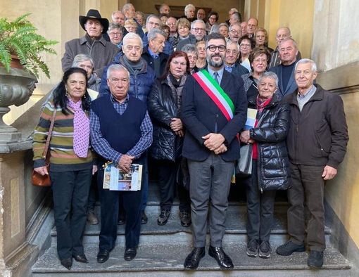Saluzzo, foto ricordo con sindaco delle coppie Nozze d'oro" 2019 Saluzzo, foto ricordo con sindaco delle coppie Nozze d'oro" 2019
