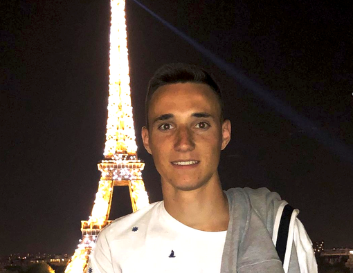 Giulio Cavallo, in uno scatto pubblicato sul suo profilo Instagram Giulio Cavallo, in uno scatto pubblicato sul suo profilo Instagram