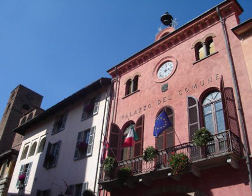 La presentazione e l'incontro si tengono in municipio La presentazione e l'incontro si tengono in municipio