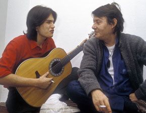 Un giovanissimo Cristiano De André con il padre Fabrizio Un giovanissimo Cristiano De André con il padre Fabrizio