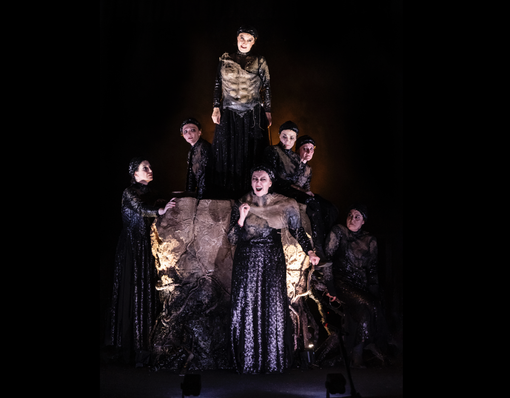 Il grande teatro a Mondovì con "Le supplici" di Euripide: una riflessione presente su guerra e democrazia