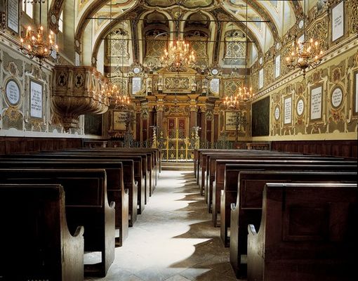 L'interno della sinagoga di Cuneo L'interno della sinagoga di Cuneo