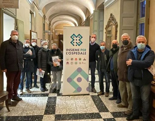 Le dieci associazioni intorno al logo della campagna comune di raccolta fondi
