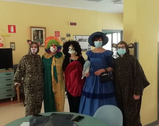 Alcuni membri dello staff vestiti per Carnevale Alcuni membri dello staff vestiti per Carnevale