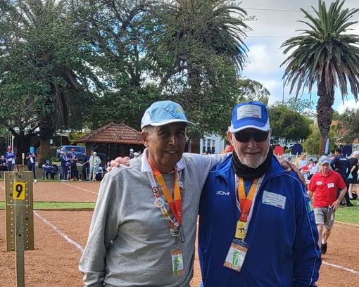 Marco Borgogno, medaglia d'oro a petanca, con l'argentino secondo classificato