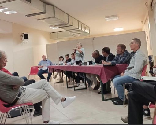 La giunta a colloquio con i residenti La giunta a colloquio con i residenti