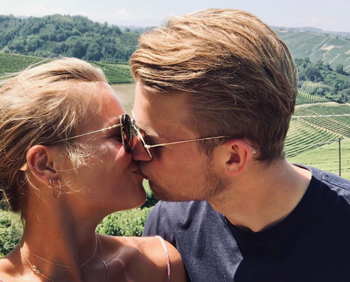 Matthijs de Ligt e la sua fidanzata AnneKee Molenaar ad Alba (foto Instagram)