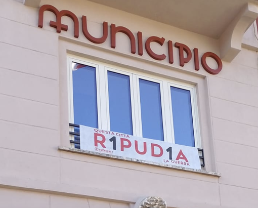 Boves aderisce alla campagna “R1PUD1A” di Emergency contro le guerre Boves aderisce alla campagna “R1PUD1A” di Emergency contro le guerre