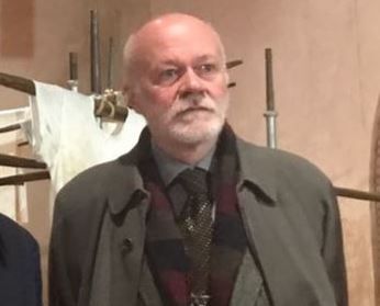 Primo piano Corrado Ambrogio, noto artista della Granda