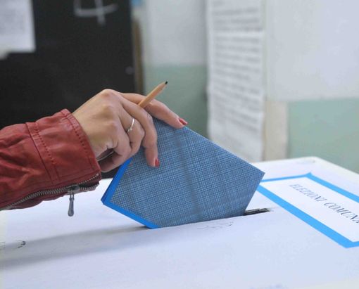 #controcorrente: nuova legge elettorale: le preferenze fanno paura ad una classe politica che preferisce tutelare la cortigianeria rispetto alla volontà popolare #controcorrente: nuova legge elettorale: le preferenze fanno paura ad una classe politica che preferisce tutelare la cortigianeria rispetto alla volontà popolare