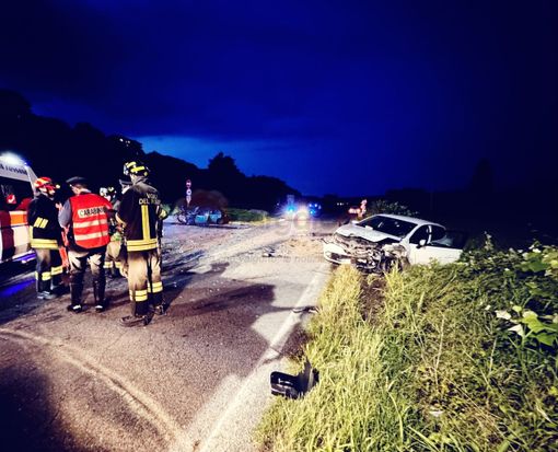 Frontale tra due vetture sulla provinciale tra Fossano e Salmour Frontale tra due vetture sulla provinciale tra Fossano e Salmour