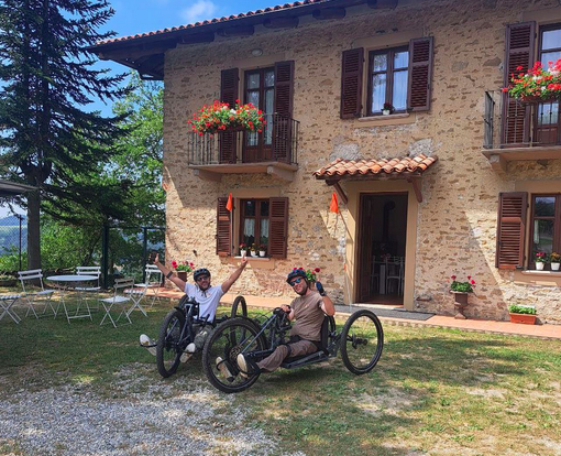 Langhe e cicloturismo per tutti: consegnate al territorio due handbike off road a pedalata assistita Langhe e cicloturismo per tutti: consegnate al territorio due handbike off road a pedalata assistita