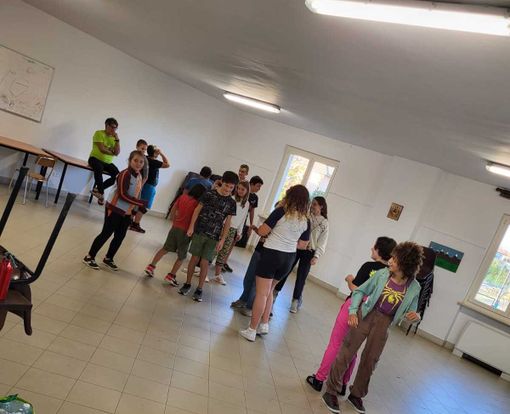 A Marene gli alunni delle medie portano in scena "I Promessi Sposi" A Marene gli alunni delle medie portano in scena "I Promessi Sposi"