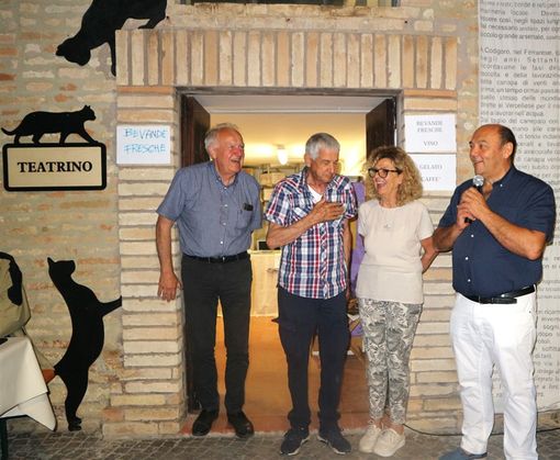La chef Clelia Vivalda durante la cena per la "festa della lavanda della Valdaso" La chef Clelia Vivalda durante la cena per la "festa della lavanda della Valdaso"