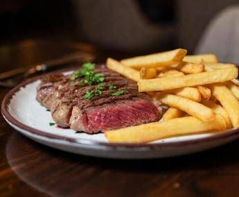 Dieta amica del cuore, la qualità del cibo conta più della quantità: lo studio Dieta amica del cuore, la qualità del cibo conta più della quantità: lo studio