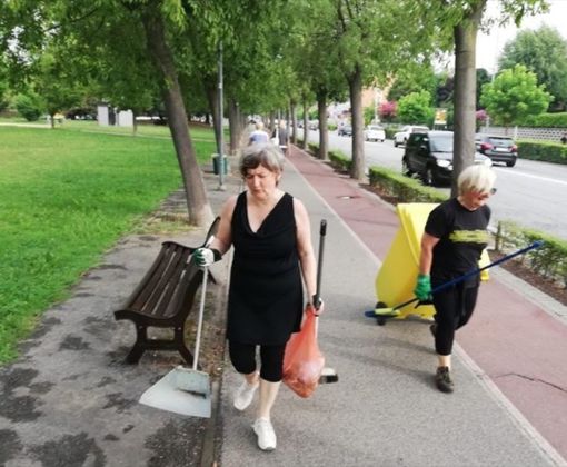 Bra, un buon esempio di cittadinanza attiva con il gruppo “Abbelliamo la città”